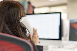 福岡校　連休中の電話対応について