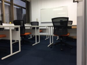 ゼミ教室の床を新しくしました！